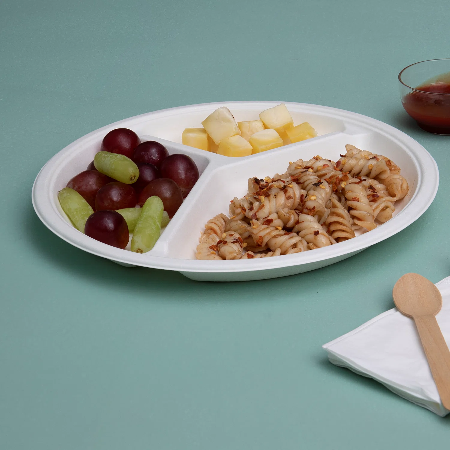 The 10" 3 Compartment Round Plate - Image 6