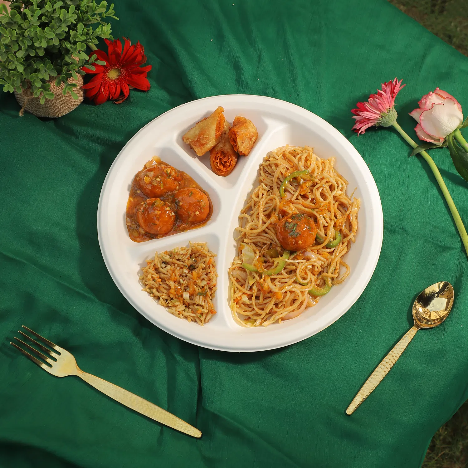 The 12" 4 Compartment Round Plate - Image 2
